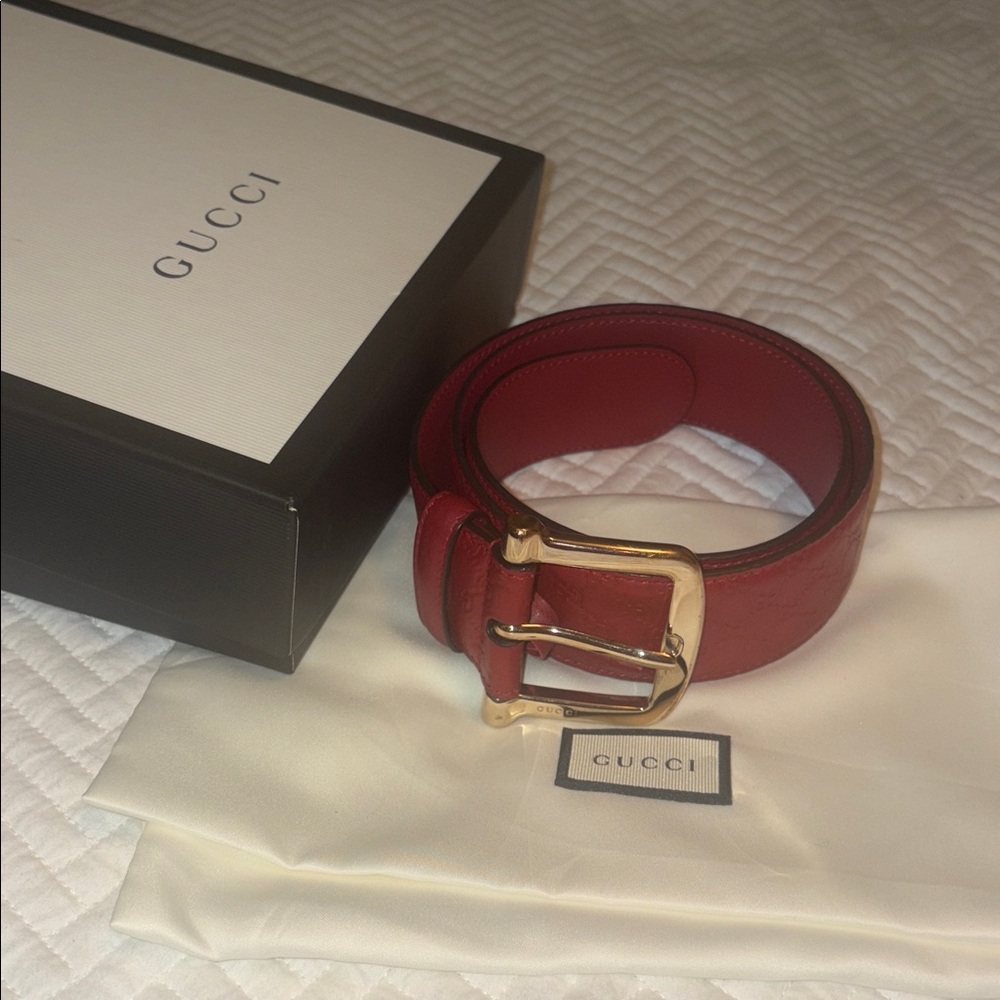 Gorgeous Gucci belt 75B (XXS)